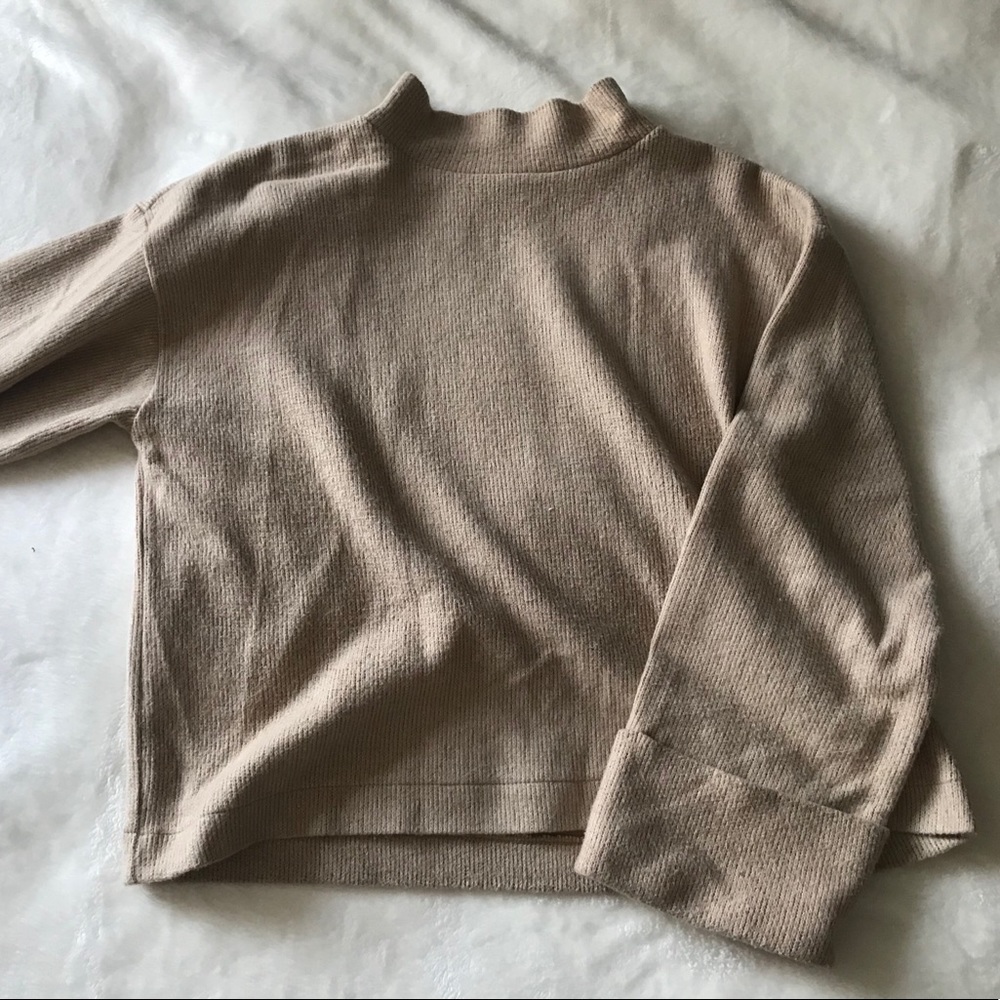 Zara knit sweater large sleeves